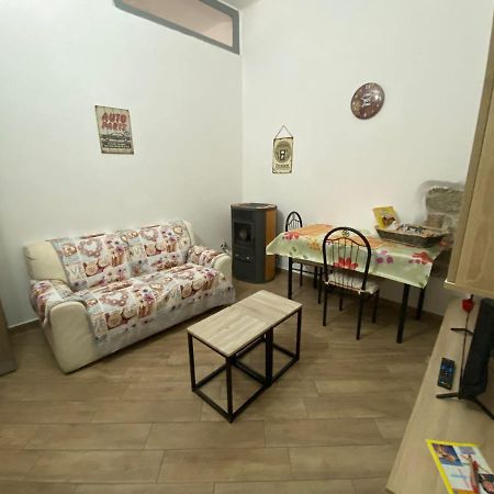 Apartamento La Casa Di Sara Nuoro  Habitación foto